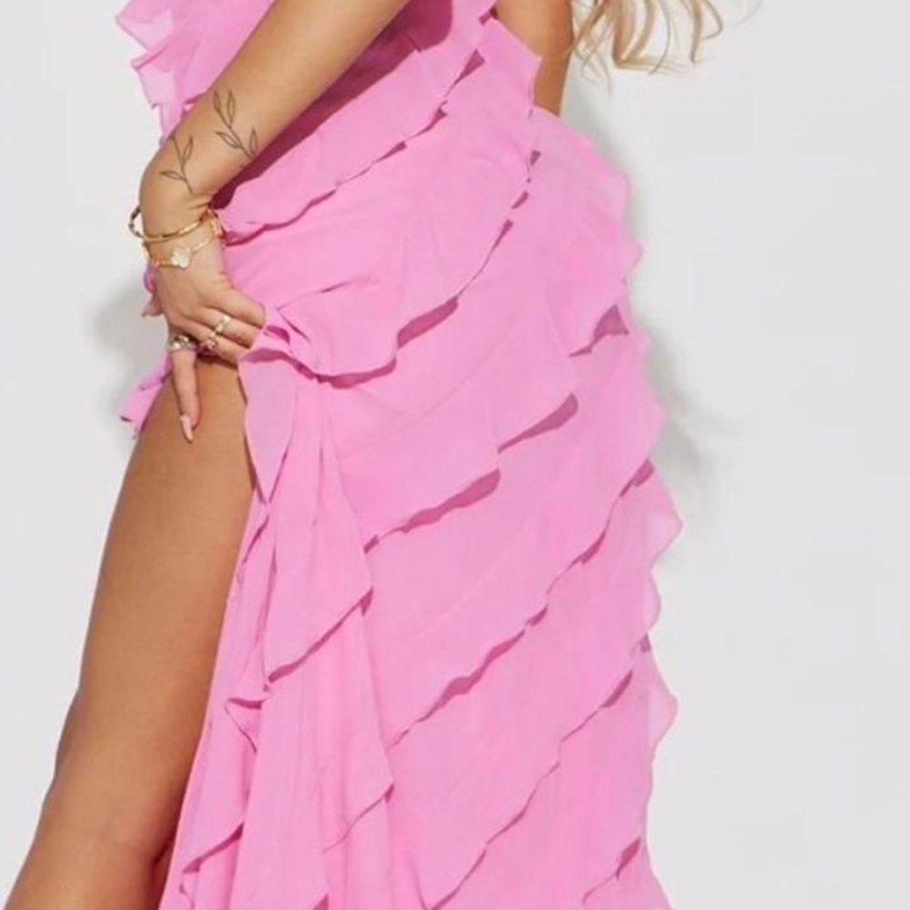 Fashion nova Elegant Pink Ruffled Maxi Dress size medium - Picture 2 of 5